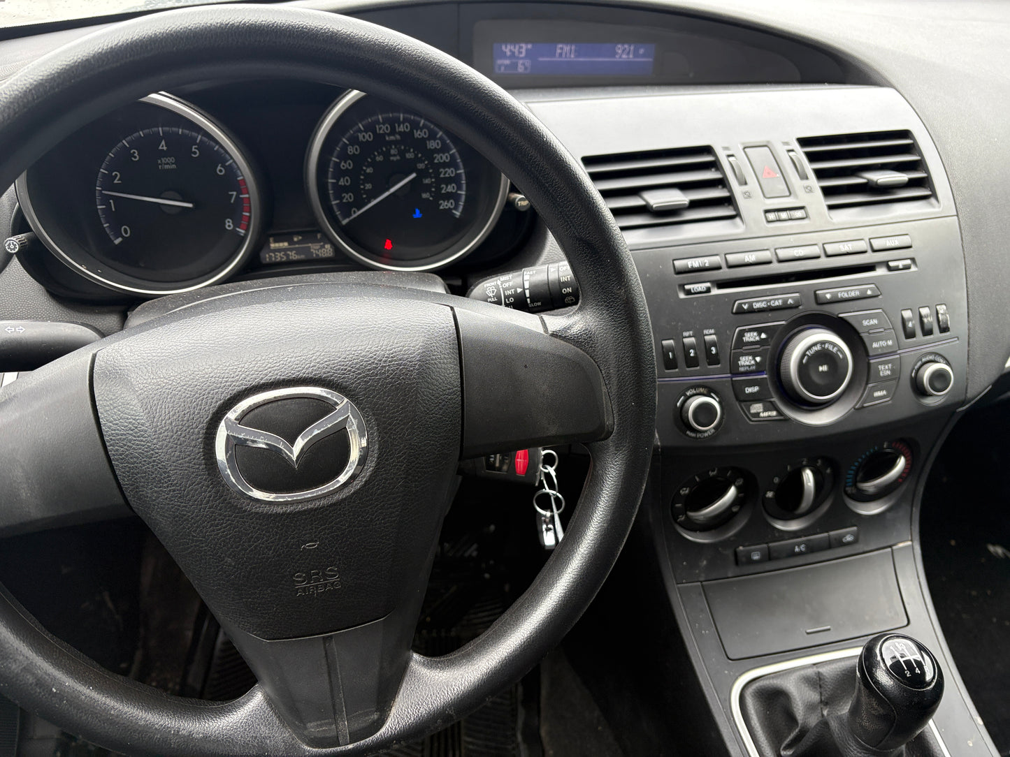 2012 Mazda Mazda3 GX -5spd. Loaded 173,KM -Warranty!