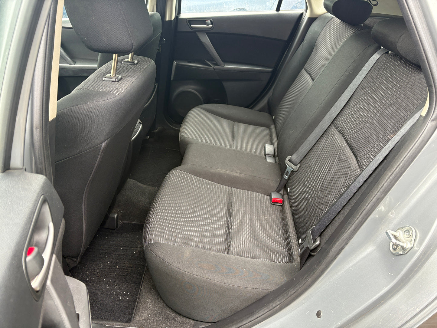 2012 Mazda Mazda3 GX -5spd. Loaded 173,KM -Warranty!