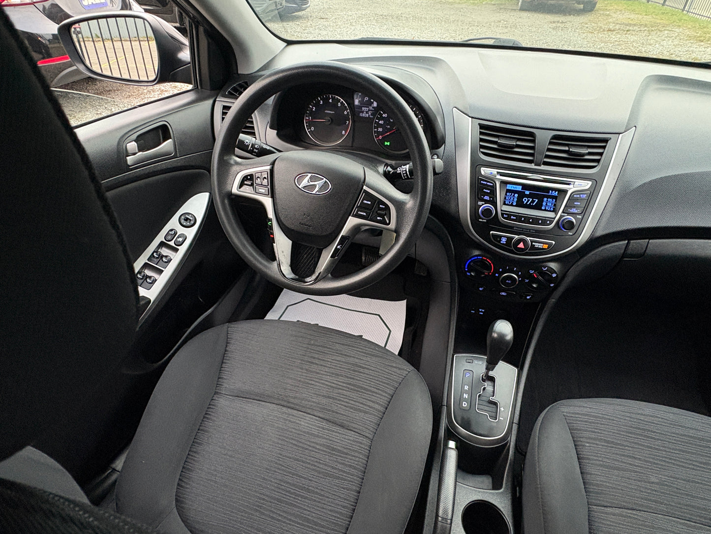 2016 Hyundai Accent GL -Auto A/C Loaded 168,km -Warranty!