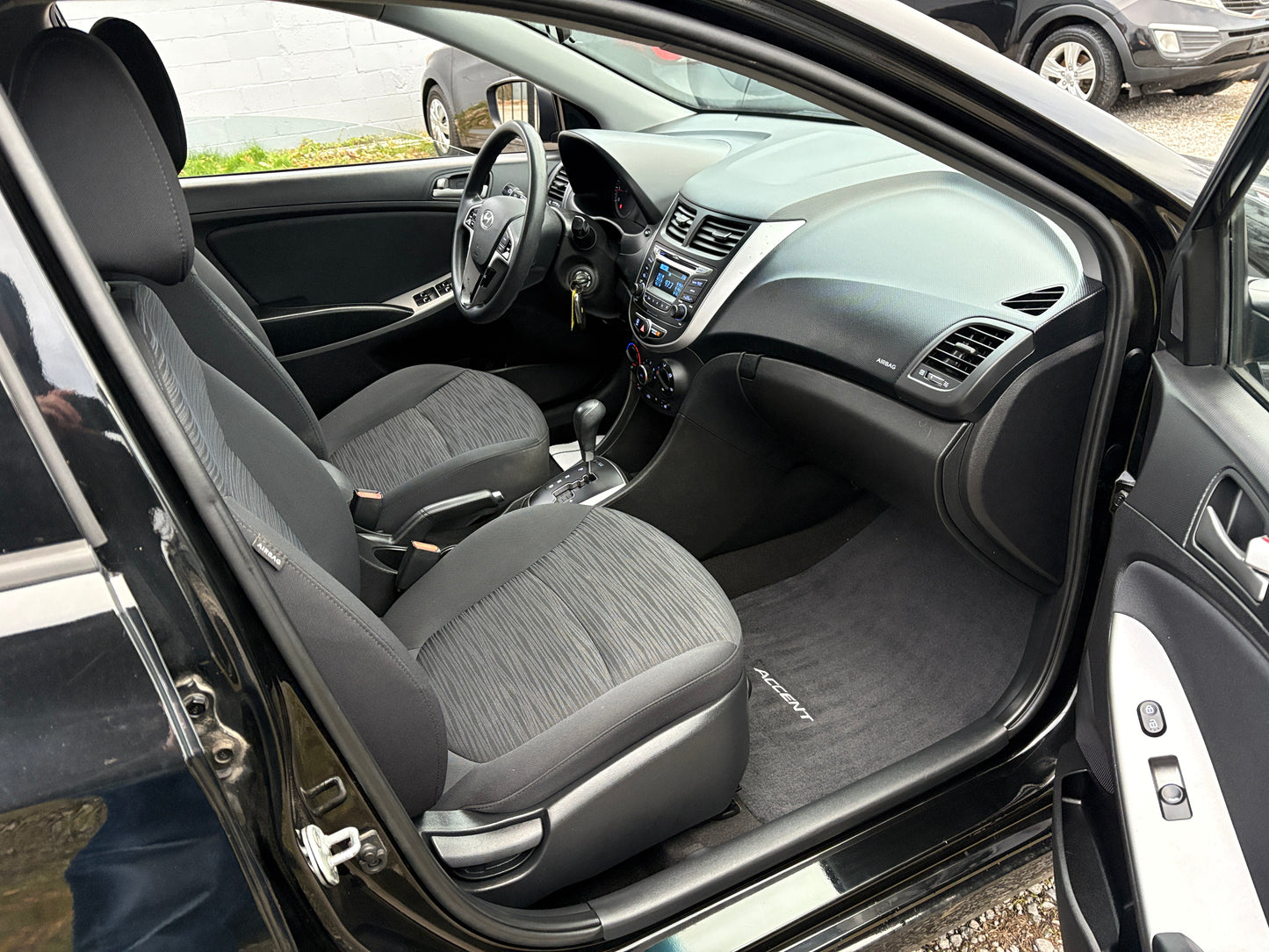 2016 Hyundai Accent GL -Auto A/C Loaded 168,km -Warranty!