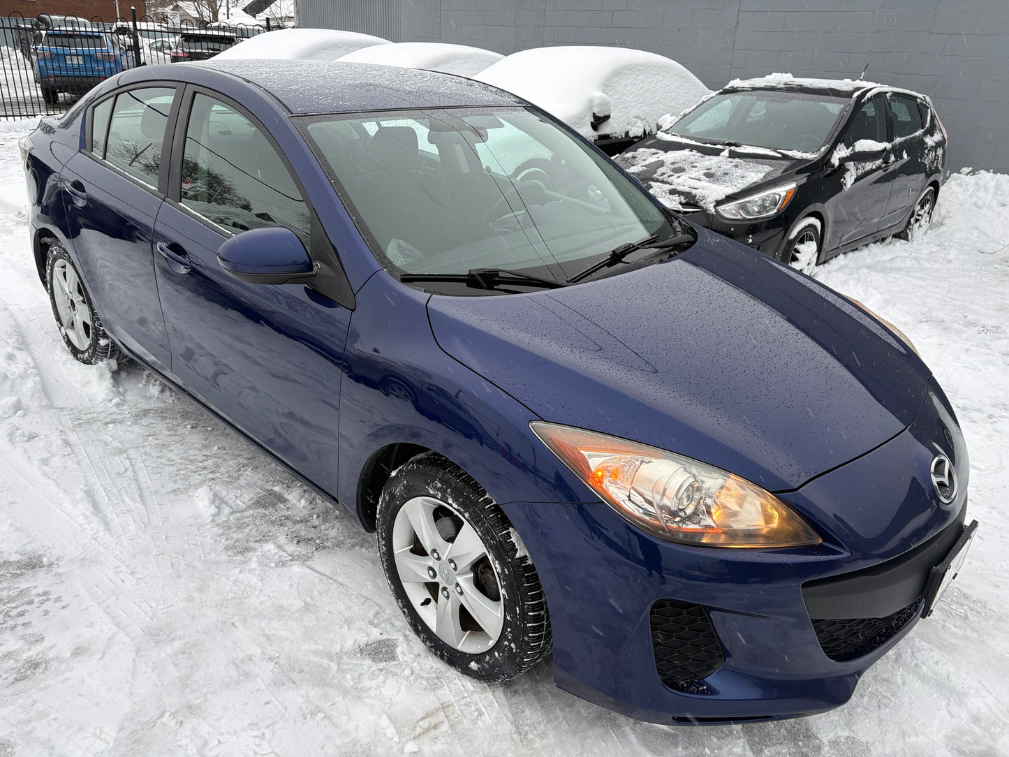 2012 Mazda Mazda3 GX -Manual Loaded 175,KM -Warranty!