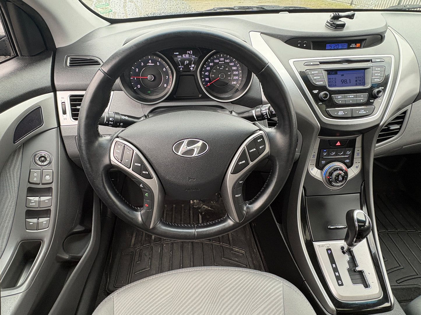 2013 Hyundai Elantra GLS -Auto Sunroof Loaded 163,KM!