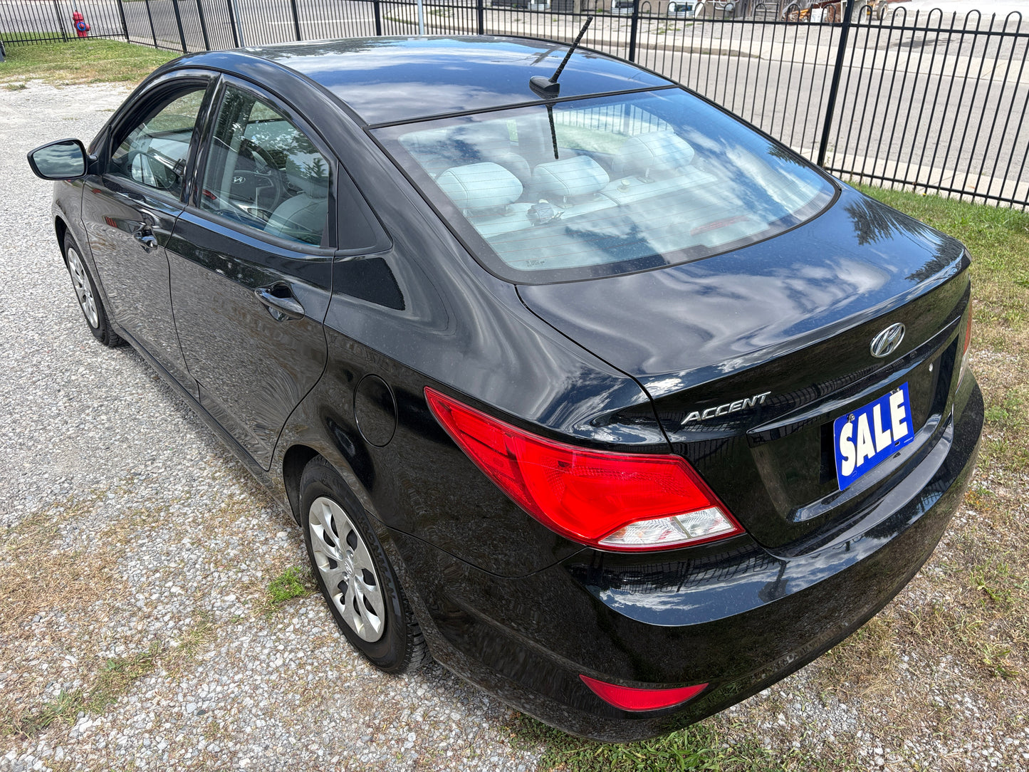 2017 Hyundai Accent SE -Auto SunRoof Loaded -167,KM