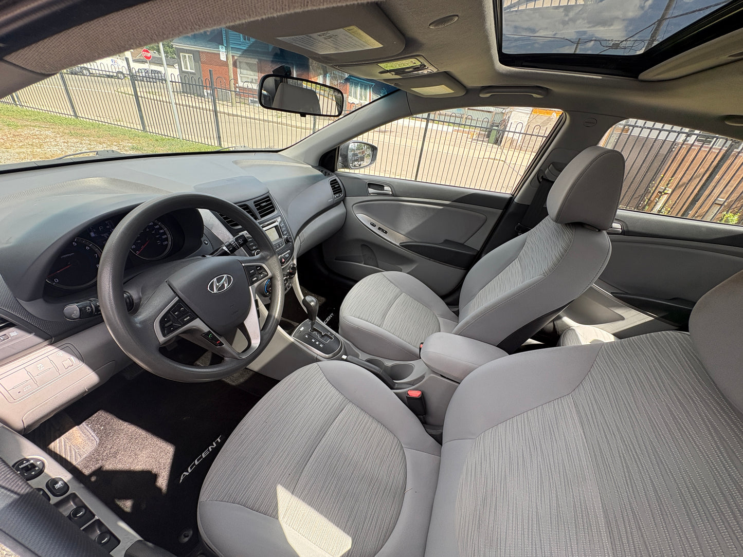 2017 Hyundai Accent SE -Auto SunRoof Loaded -167,KM