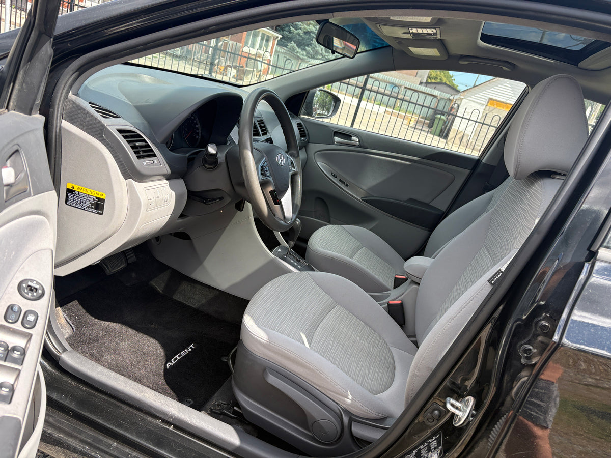 2017 Hyundai Accent SE -Auto SunRoof Loaded -167,KM