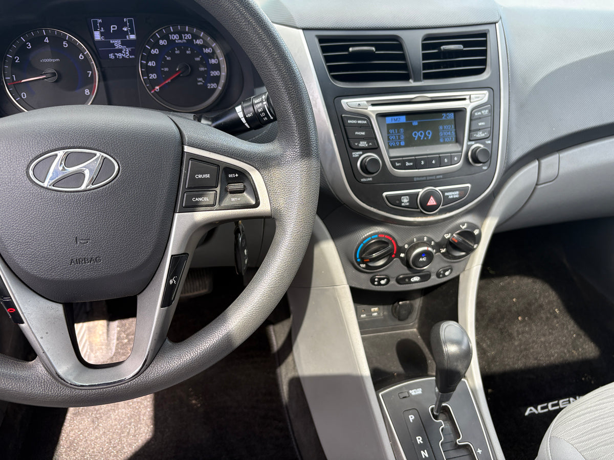 2017 Hyundai Accent SE -Auto SunRoof Loaded -167,KM