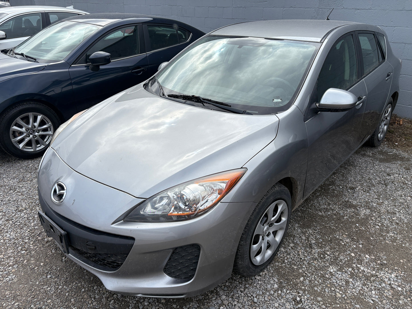 2012 Mazda Mazda3 GX -5spd. Loaded 173,KM -Warranty!